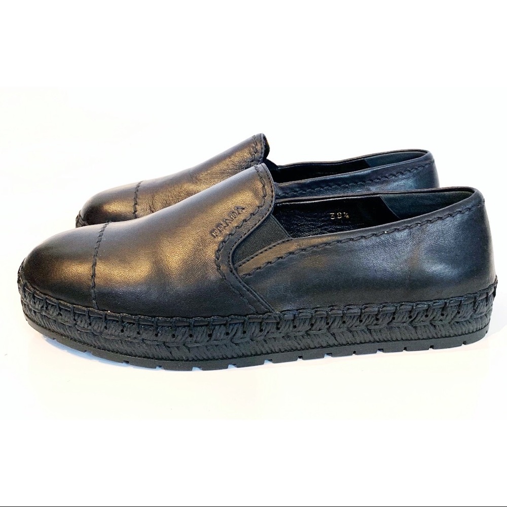 Prada rich blk leather slip on loafer Sz 8.5